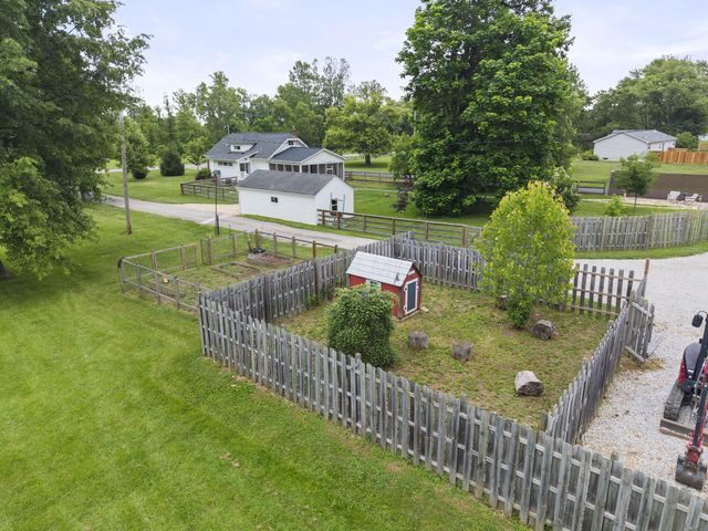 913 Groveport Road, Canal Winchester, OH 43110