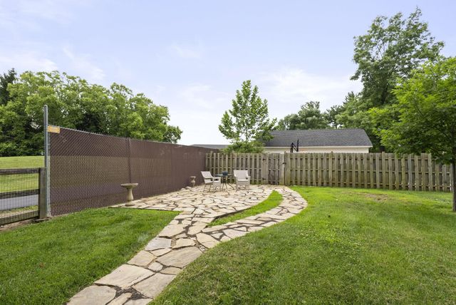 913 Groveport Road, Canal Winchester, OH 43110
