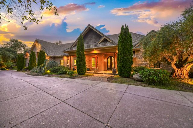 8611 Angeli Ln, Loomis, CA 95650