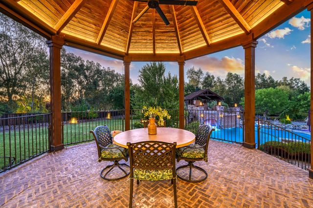 8611 Angeli Ln, Loomis, CA 95650