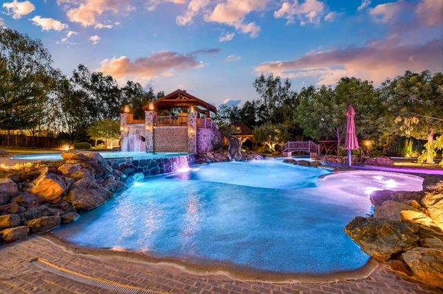 8611 Angeli Ln, Loomis, CA 95650