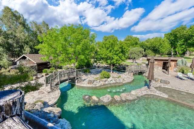 8611 Angeli Ln, Loomis, CA 95650