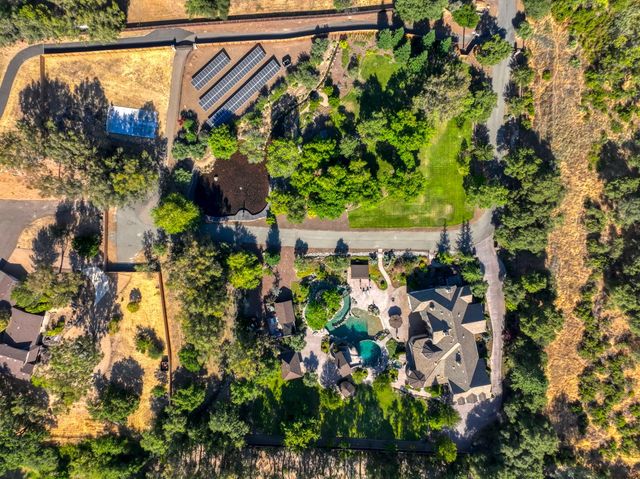 8611 Angeli Ln, Loomis, CA 95650