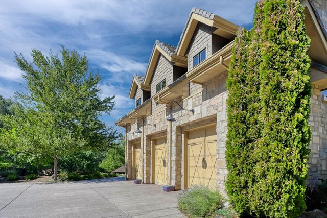 8611 Angeli Ln, Loomis, CA 95650