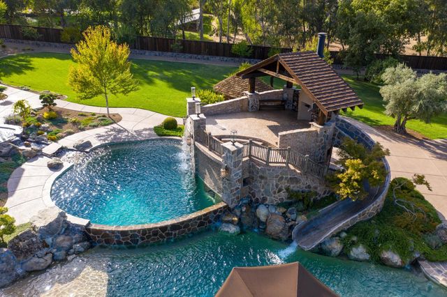 8611 Angeli Ln, Loomis, CA 95650