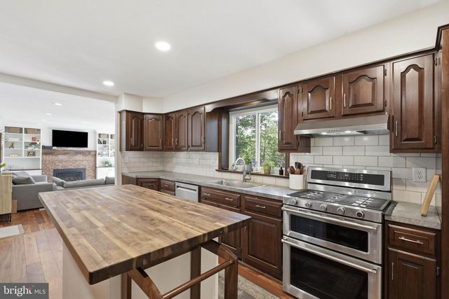 105 WOOD LOT LN, Lancaster, PA 17601