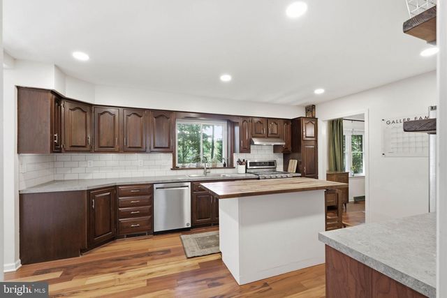 105 WOOD LOT LN, Lancaster, PA 17601