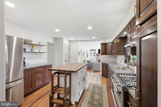105 WOOD LOT LN, Lancaster, PA 17601