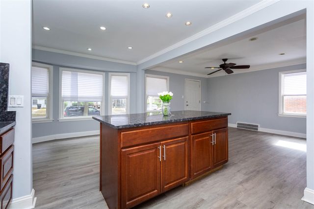 20569 Biltmore Street, Detroit, MI 48235