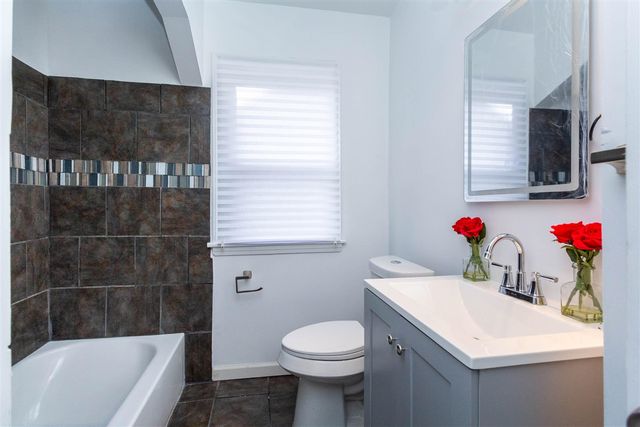 20569 Biltmore Street, Detroit, MI 48235