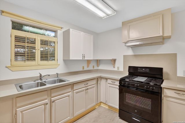1226 PATTON BLVD, San Antonio, TX 78237