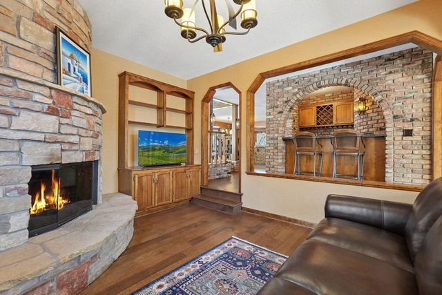 6175 Heather Place NE, Fridley, MN 55432