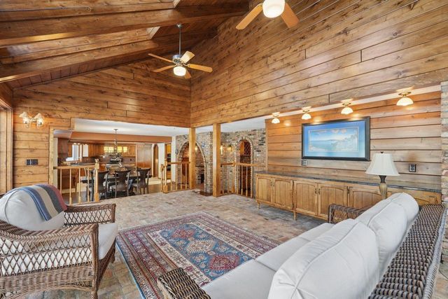 6175 Heather Place NE, Fridley, MN 55432