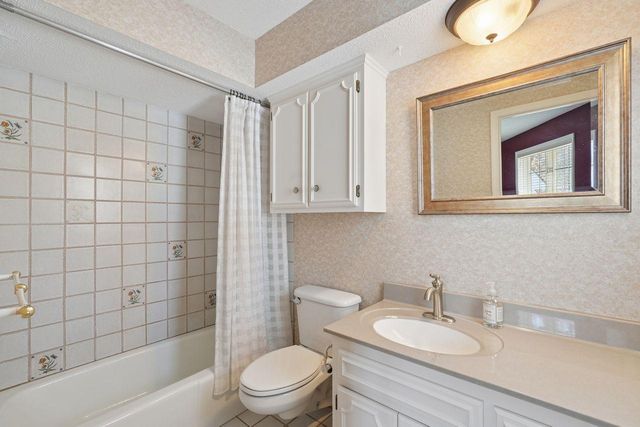 6175 Heather Place NE, Fridley, MN 55432
