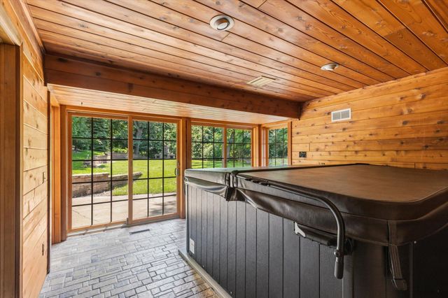6175 Heather Place NE, Fridley, MN 55432