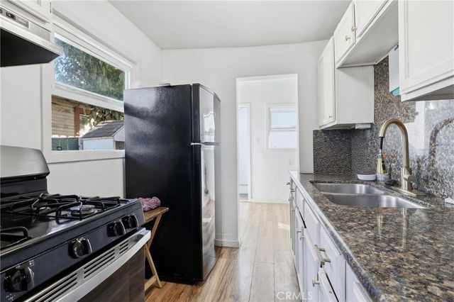 6530 Denver, Los Angeles, CA 90044