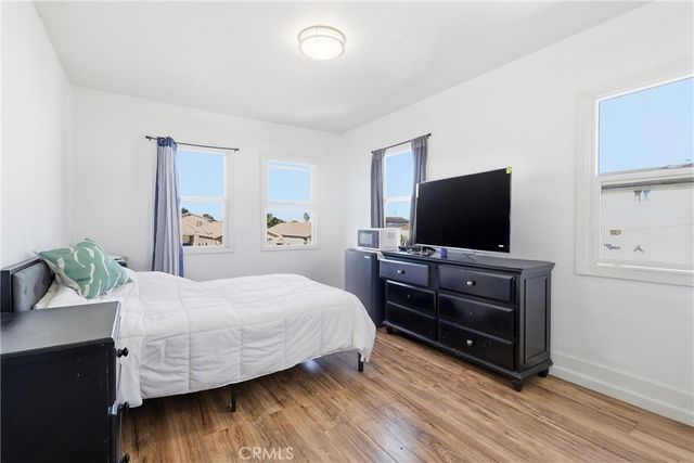 6530 Denver, Los Angeles, CA 90044