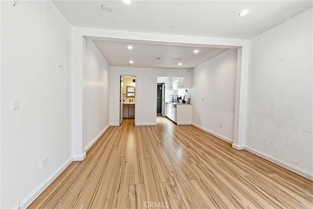 6530 Denver, Los Angeles, CA 90044