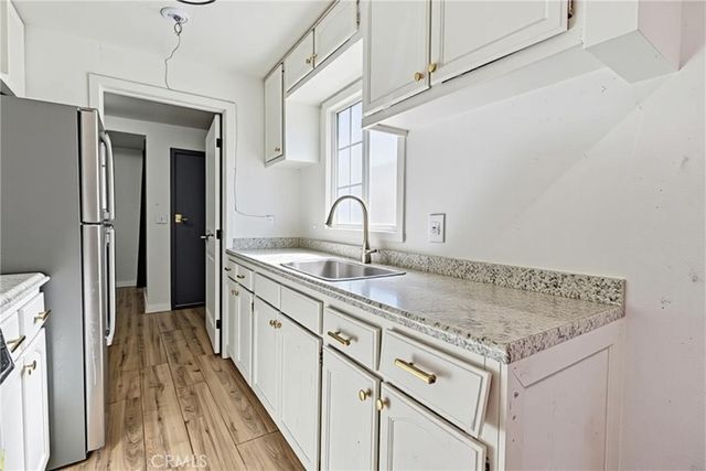 6530 Denver, Los Angeles, CA 90044