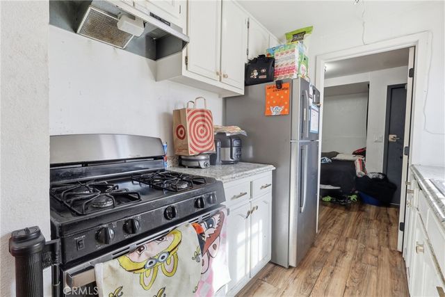 6530 Denver, Los Angeles, CA 90044