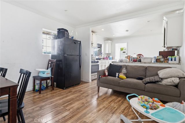 6530 Denver, Los Angeles, CA 90044