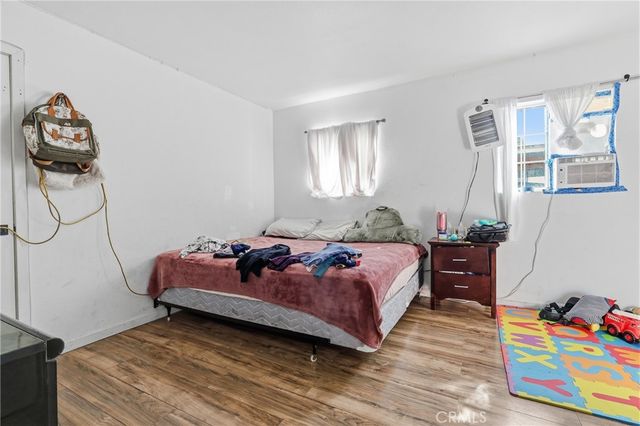 6530 Denver, Los Angeles, CA 90044