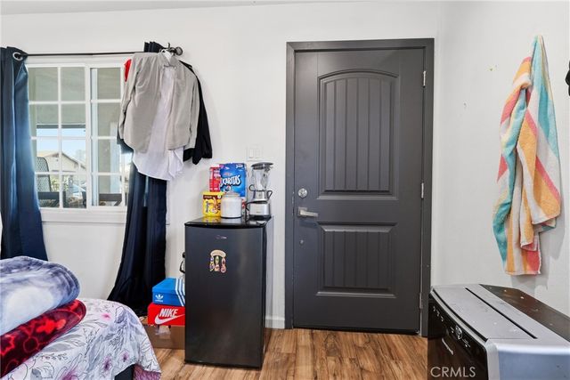 6530 Denver, Los Angeles, CA 90044