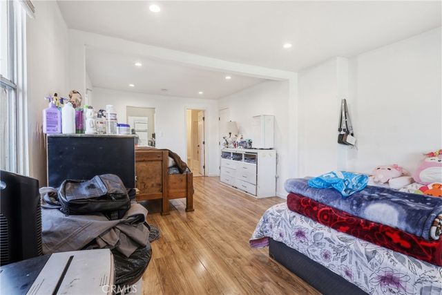 6530 Denver, Los Angeles, CA 90044