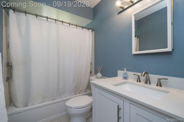3820 Percy King Road, Waterford Charter Township, MI 48329