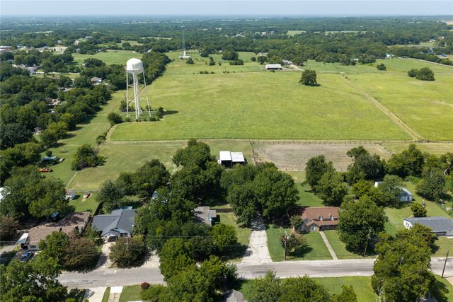 205 Murchison Street, Farmersville, TX 75442
