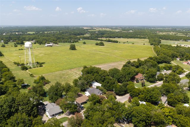 205 Murchison Street, Farmersville, TX 75442