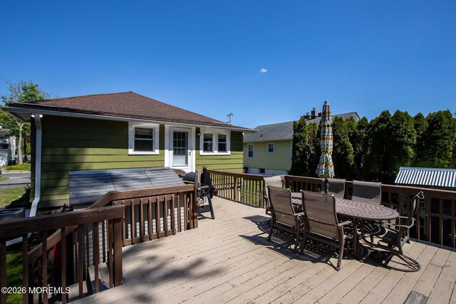 35 Academy Street, Farmingdale, NJ 07727