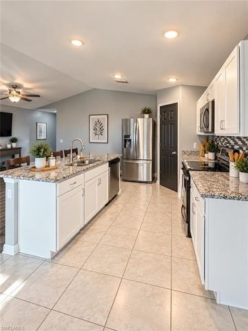 2216 NW Juanita PL, Cape Coral, FL 33993