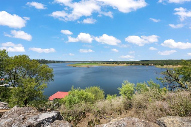 335 Harbor DR, Spicewood, TX 78669