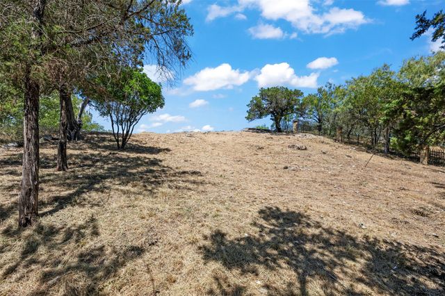 335 Harbor DR, Spicewood, TX 78669