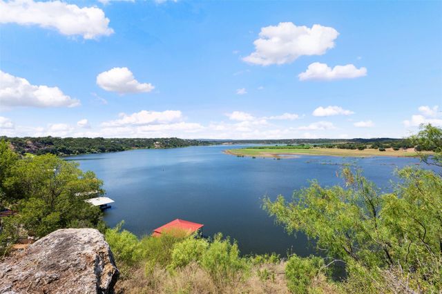 335 Harbor DR, Spicewood, TX 78669