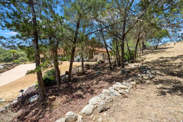 335 Harbor DR, Spicewood, TX 78669
