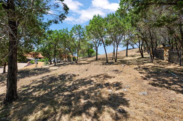 335 Harbor DR, Spicewood, TX 78669