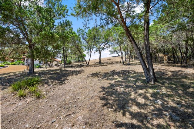 335 Harbor DR, Spicewood, TX 78669
