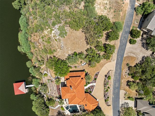 335 Harbor DR, Spicewood, TX 78669