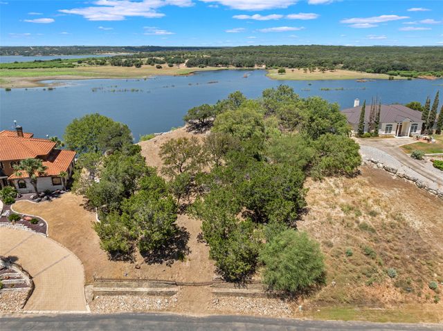 335 Harbor DR, Spicewood, TX 78669