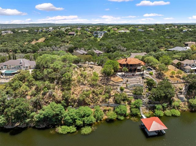 335 Harbor DR, Spicewood, TX 78669