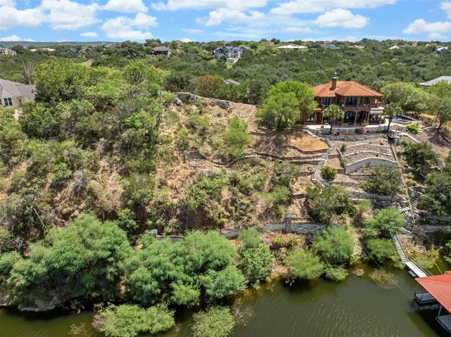335 Harbor DR, Spicewood, TX 78669