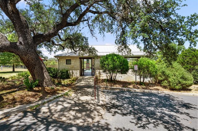 335 Harbor DR, Spicewood, TX 78669