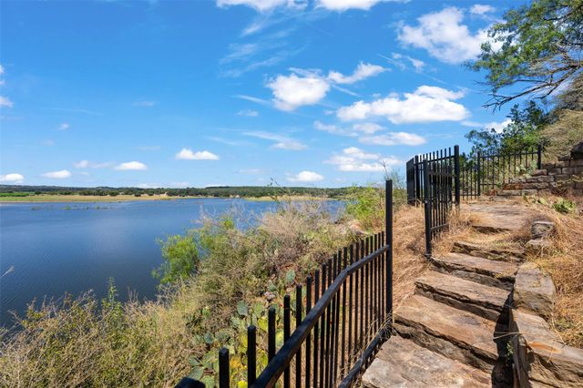 335 Harbor DR, Spicewood, TX 78669