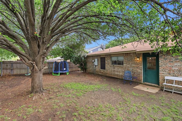 7716 Kelly Lynn Lane, Watauga, TX 76148