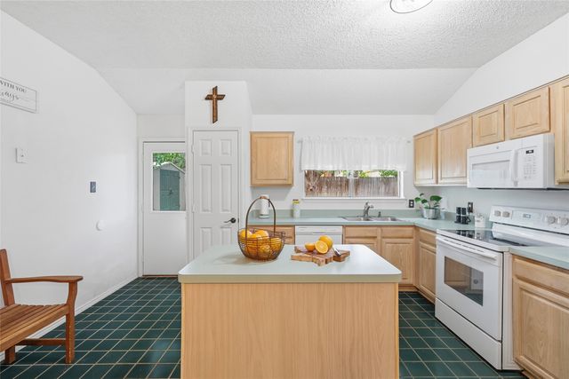 7716 Kelly Lynn Lane, Watauga, TX 76148