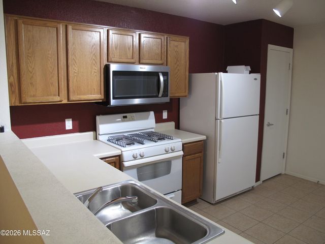 1292 W Calle Libro Del Retrato, Sahuarita, AZ 85629