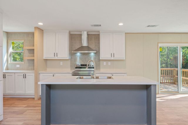 210 Amaryllis Lane, Defuniak Springs, FL 32433