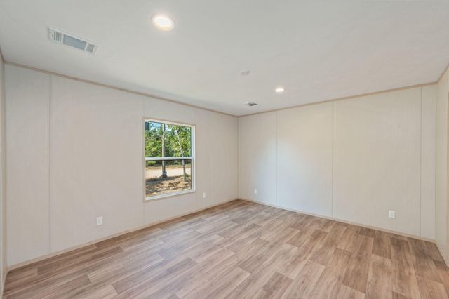 210 Amaryllis Lane, Defuniak Springs, FL 32433